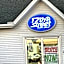 New 2025-Ocean Sands Beach Boutique Inn -Sauna and Saltwater-Mineral Pool until 4AM-Free Beach Bikes and Golf Carts for Famous 