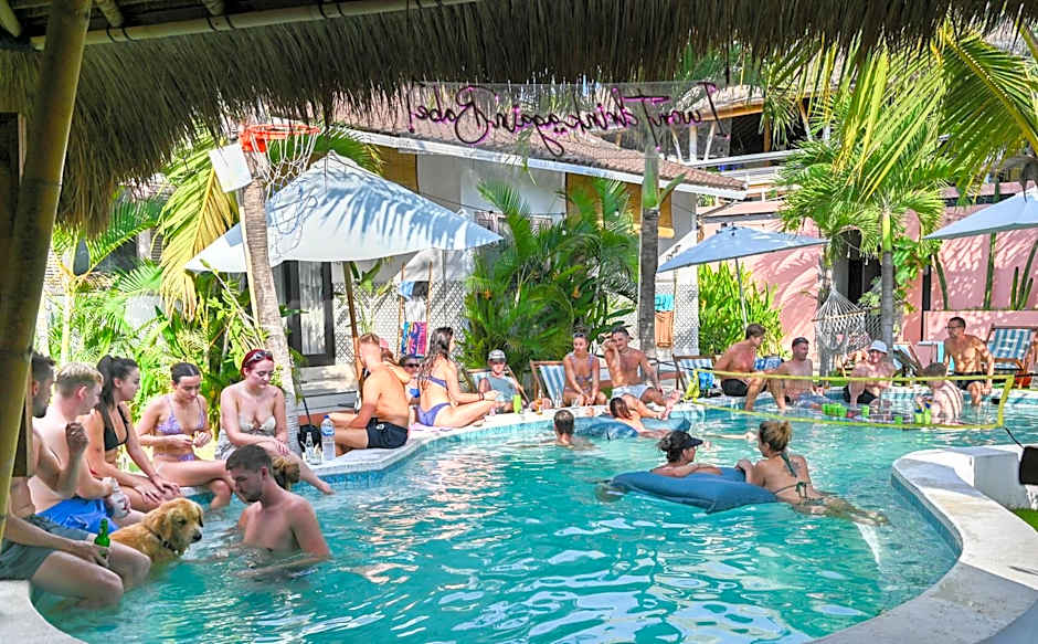 Clandestino Hostel Canggu