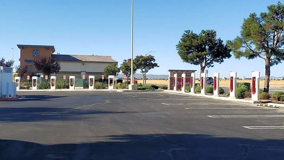 Studio 6 Suites Hesperia, CA West Main Street I 15