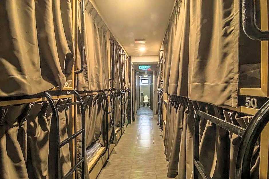 Traveller Bunker Hostel 1