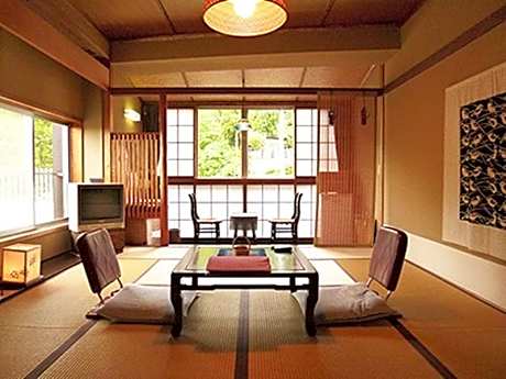 Japanese Style Twin Room with Shared Bathroom