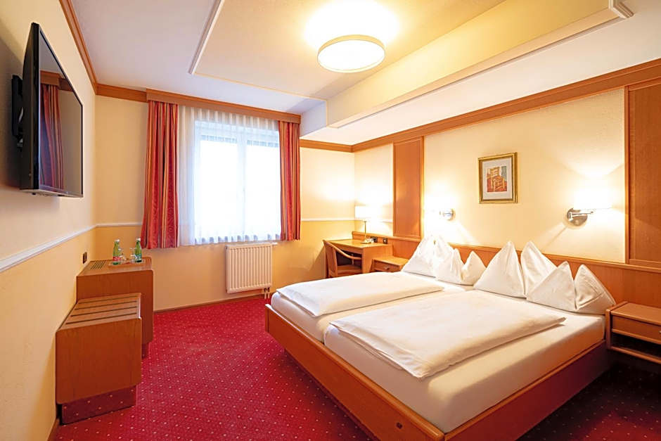 SCHACHENWALD Hotel & Restaurant I Free Parking