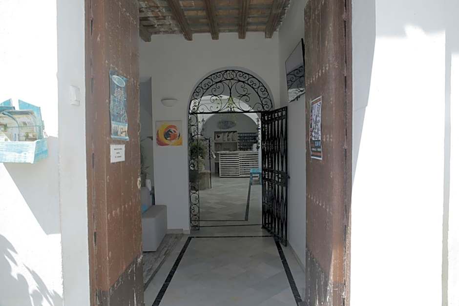 Wake up in Tarifa Hostel & Restaurant Lounge