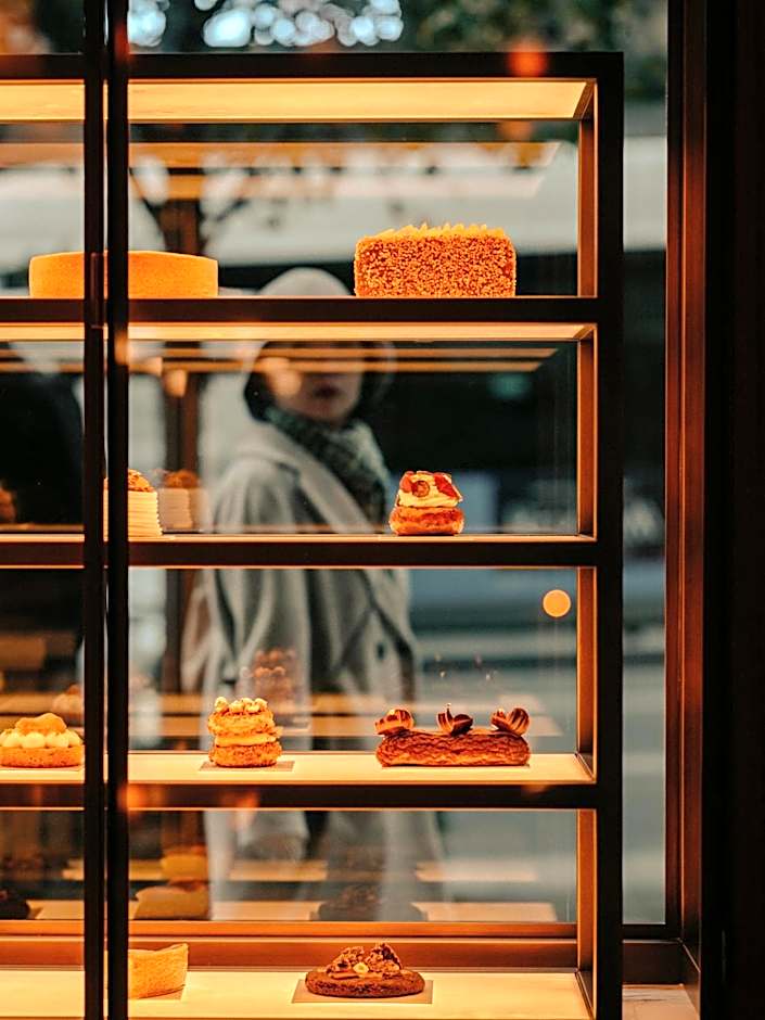 Brach Madrid - Evok Collection