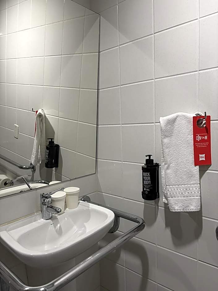 ibis Santos Gonzaga Praia