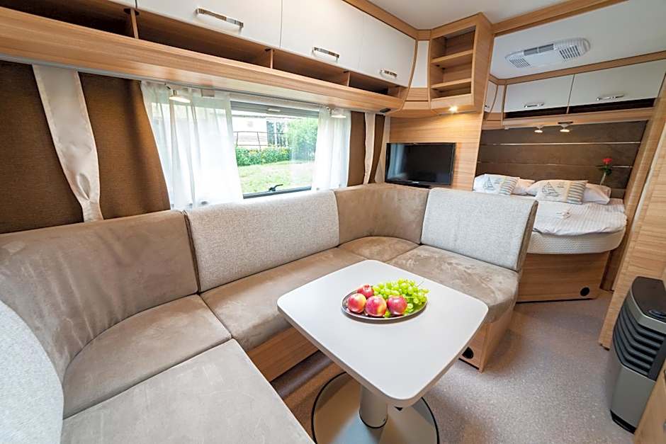 Velo Camp nad jeziorem Dadaj