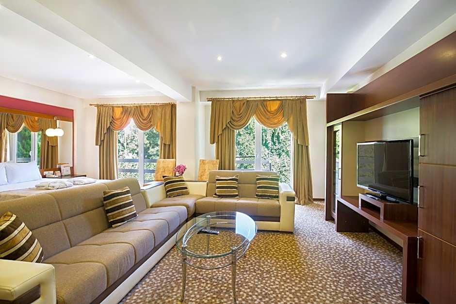 Lycus River Thermal Hotel