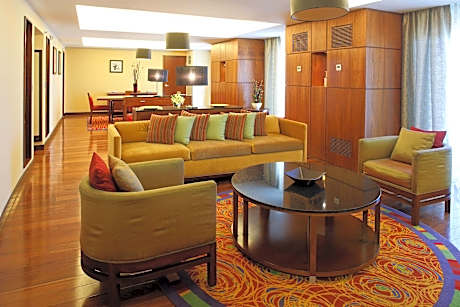 Pres Suite, M Club lounge access, 1 Bedroom Presidential Suite, 1 King to 1 King Suite, Balcony