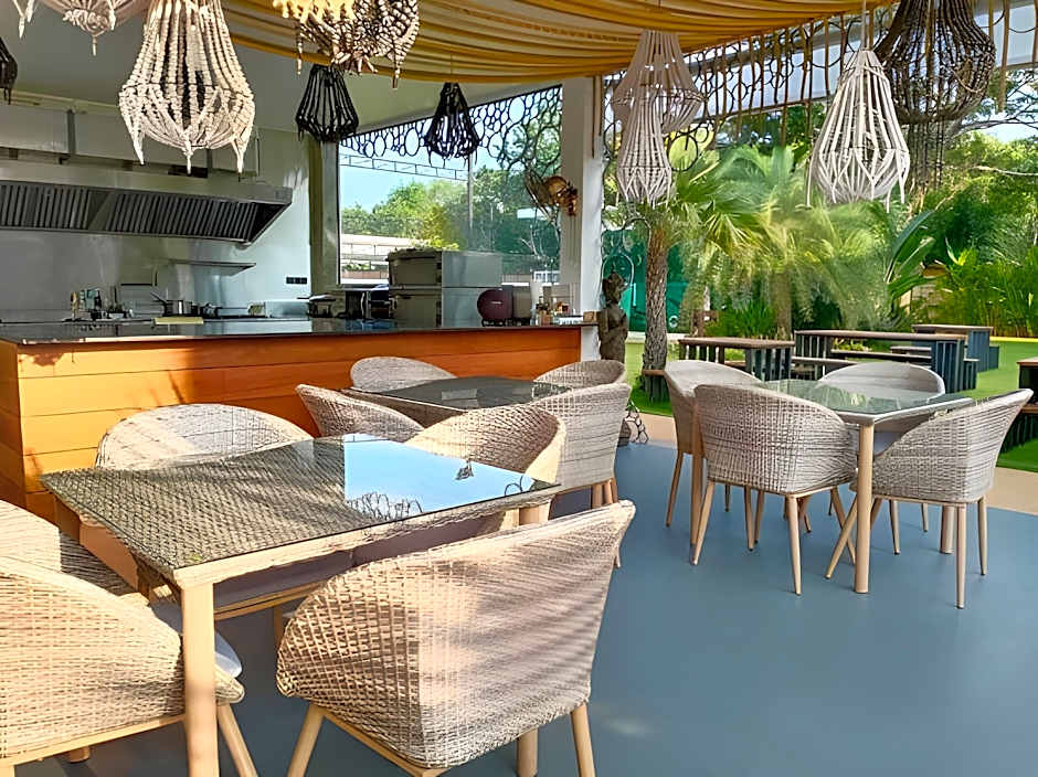 Zee Luxury Boutique Hotel