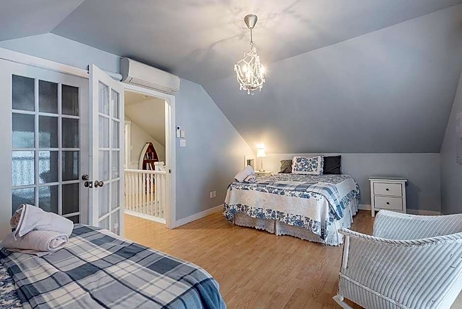 Breathtaking Lake View With Spa Chalet 360