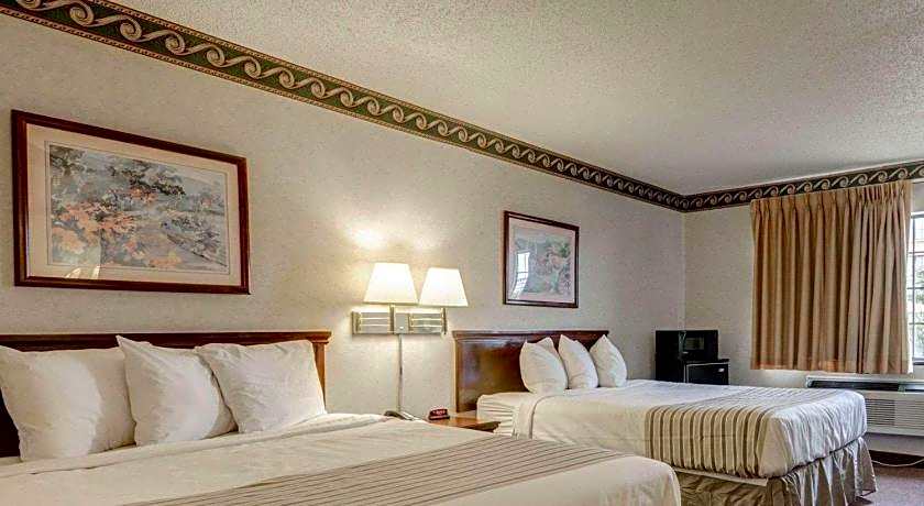 Econo Lodge Inn & Suites El Paso