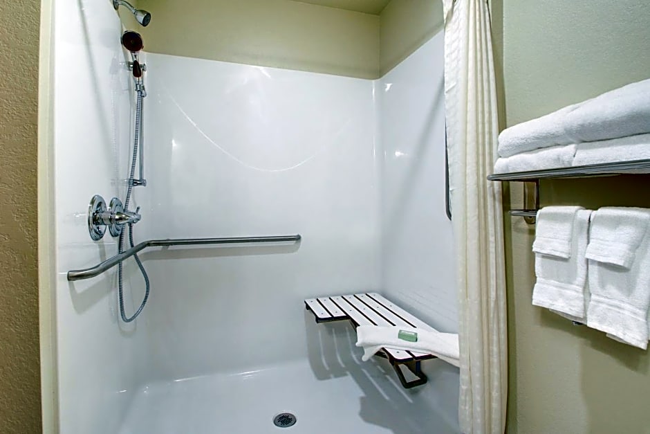 Cobblestone Hotel & Suites - Salem
