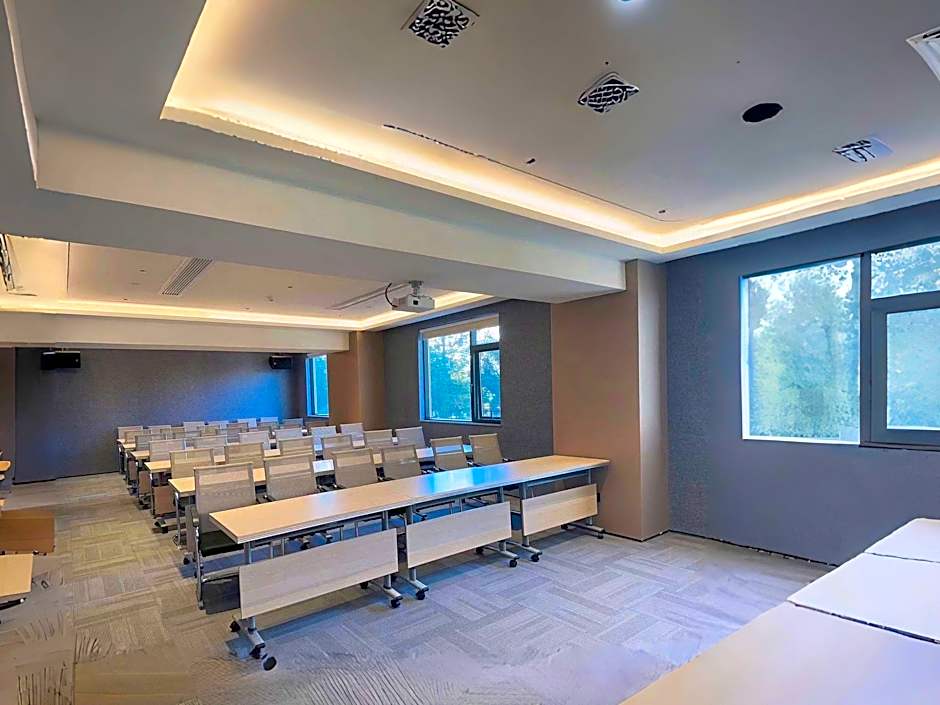 JI Hotel Jinzhou Yangtze University