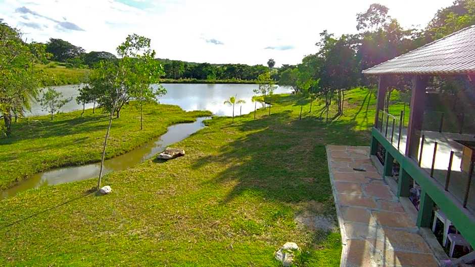 Chalé defronte Lagoa na Serra do Cipó próximo a Cachoeira Grande, Cachoeira do Pedrão e Cachoeira Véu da Noiva