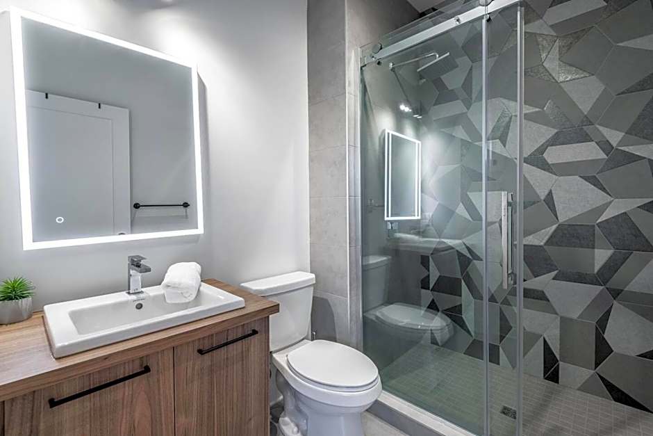 Chalet XO Tremblant - 5BRs, Private Baths, Spa, Sauna & Rooftop