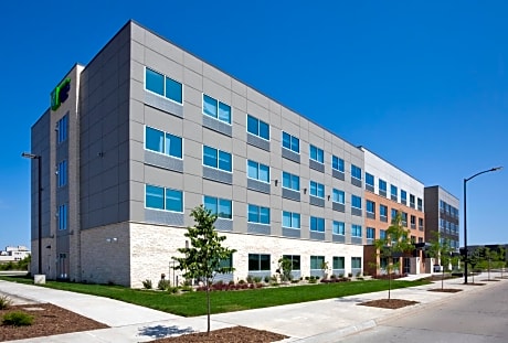 Holiday Inn Express and Suites Des Moines Downtown, an IHG Hotel