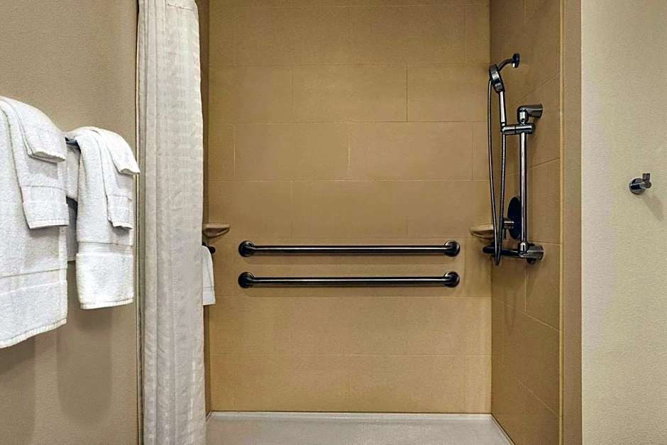 Country Inn & Suites by Radisson, Buffalo, MN