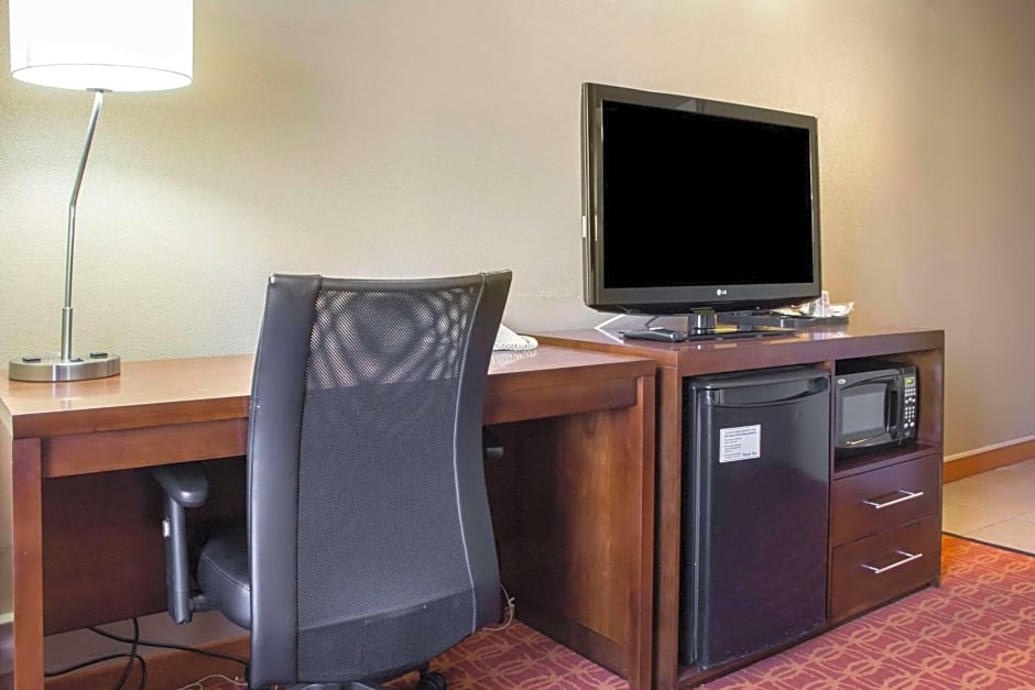 Comfort Inn & Suites near Kino Sports Complex