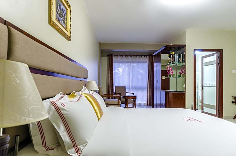 Hillside Plaza Hotel