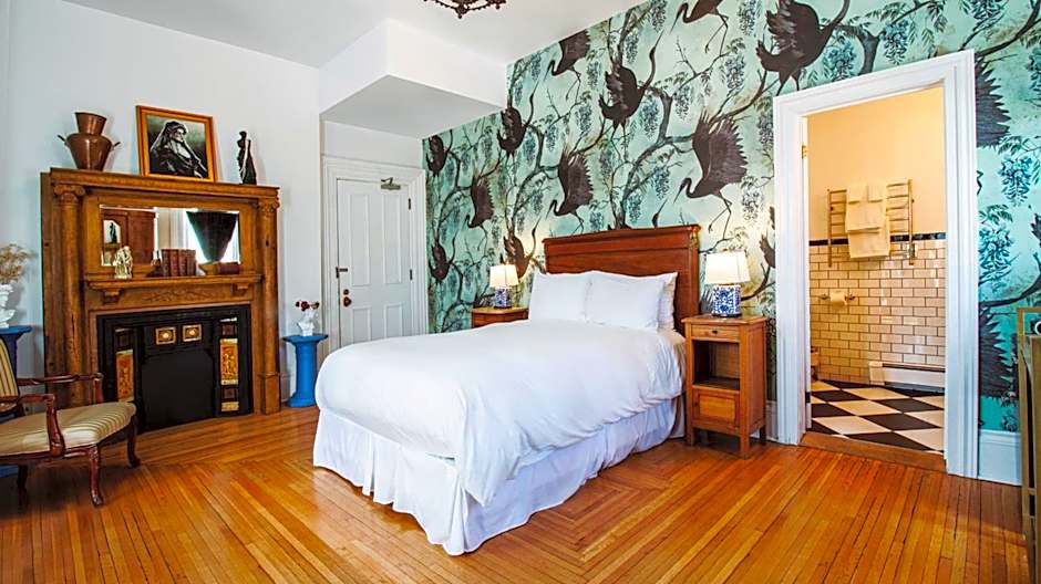 Photo 1 of 4 of Deluxe 1 Queen Bed Suite