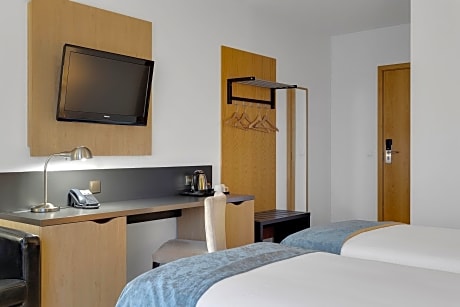 Standard Double or Twin Room (1 Queen Bed)