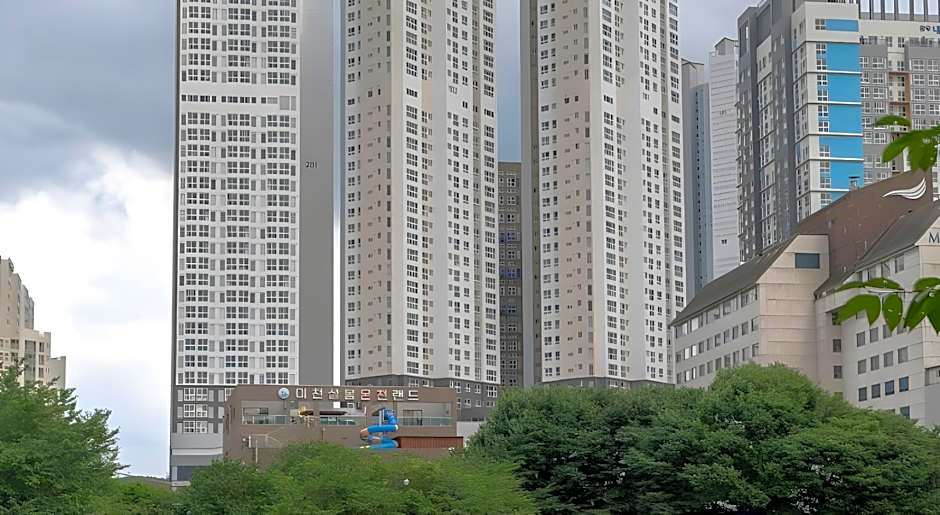 Golden Planet Hotel