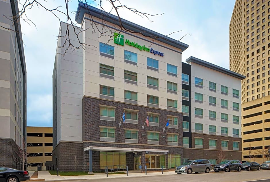 Holiday Inn Express Milwaukee Downtown By IHG