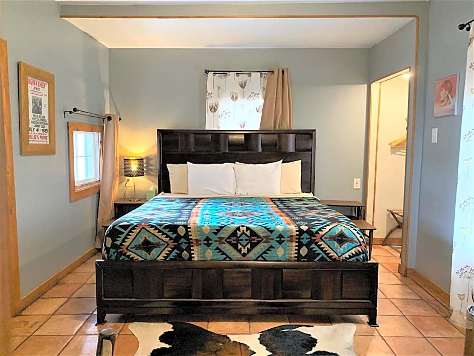 Hotel Kitsmiller on Main