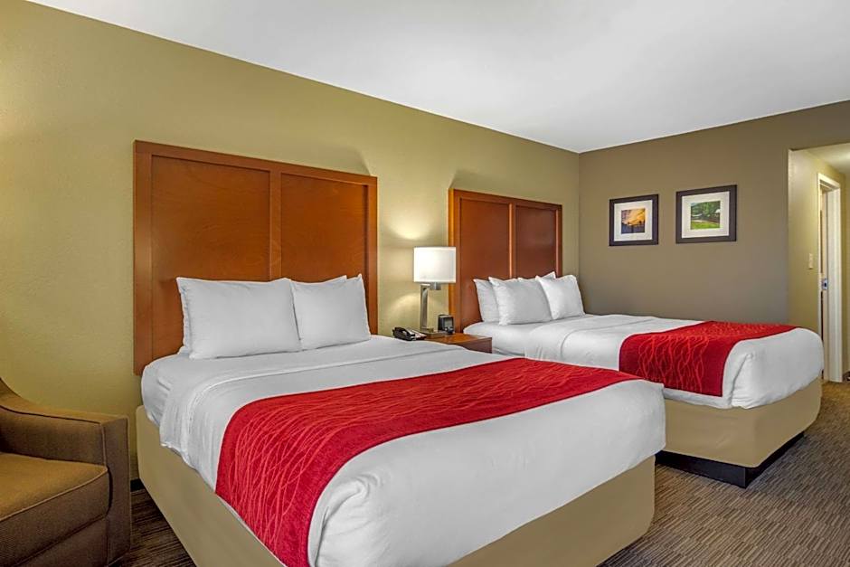 Comfort Inn & Suites LaGrange East
