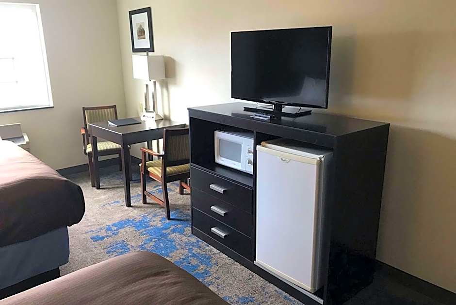 AmericInn by Wyndham Maquoketa