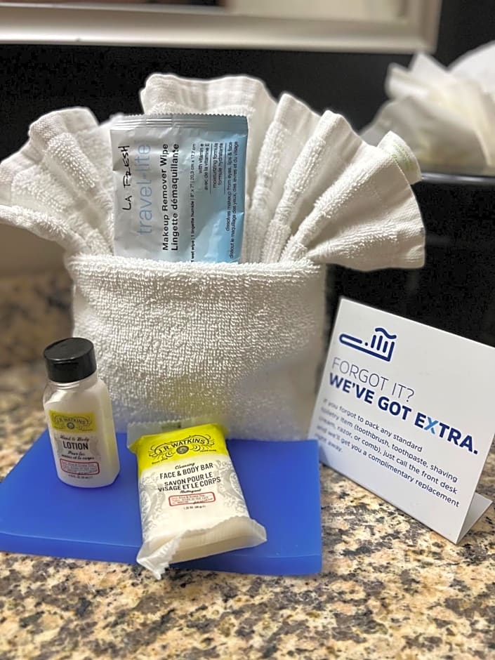 Holiday Inn Express & Suites Bloomington West By IHG