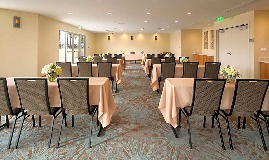 Redondo Beach Hotel, Tapestry Collection by Hilton