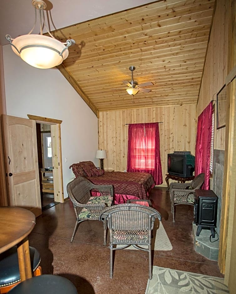 DiamondStone Guest Lodges