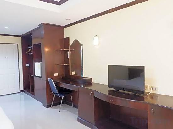 Auychai Grand Hotel
