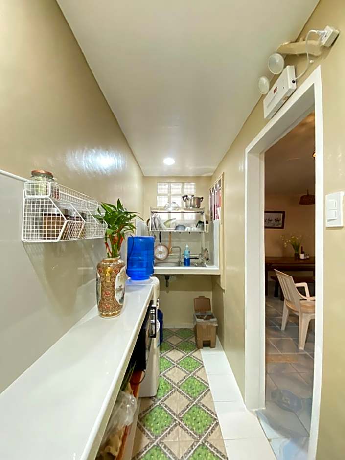 Laguno Hostel and Guest House