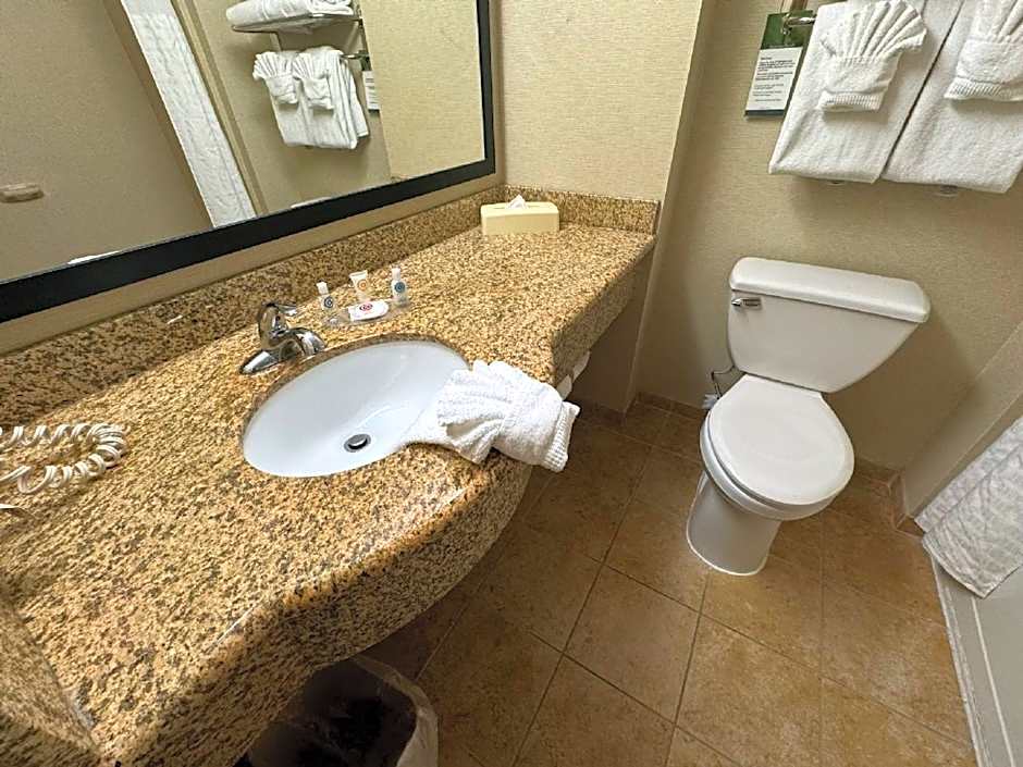 Comfort Inn & Suites Lexington Park near Pax River