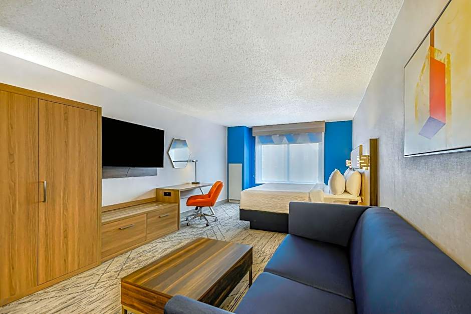 Holiday Inn Express & Suites Buffalo Airport By IHG