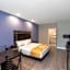 Days Inn & Suites by Wyndham La Porte