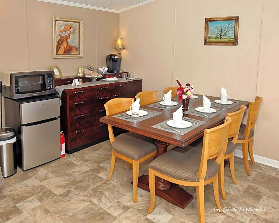 Hertzog Homestead Bed & Breakfast