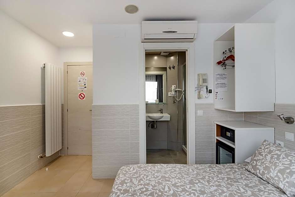 Hostal House