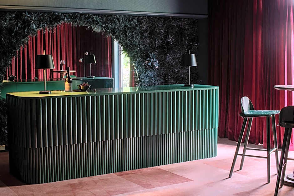 The Central Hotel Queenstown, A Naumi Chapter