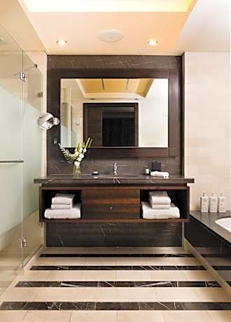 Executive Triple Bay View Room