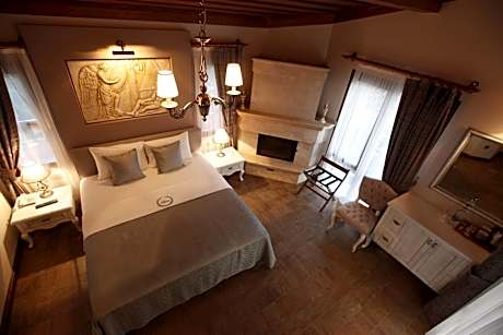 King Suite with Spa Bath