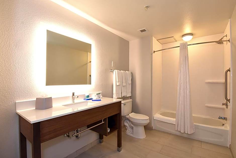 Holiday Inn Express By IHG