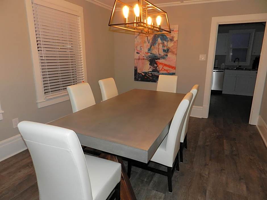 Kings Inn Near the Falls