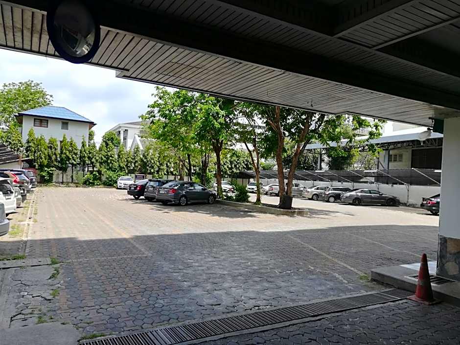 Komol Residence Bangkok