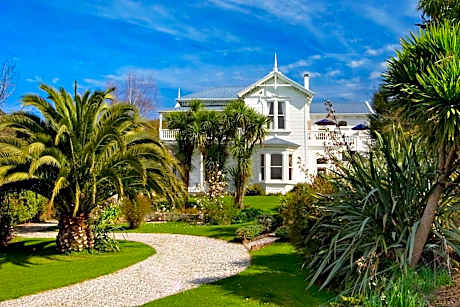 Sennen House Boutique Accommodation