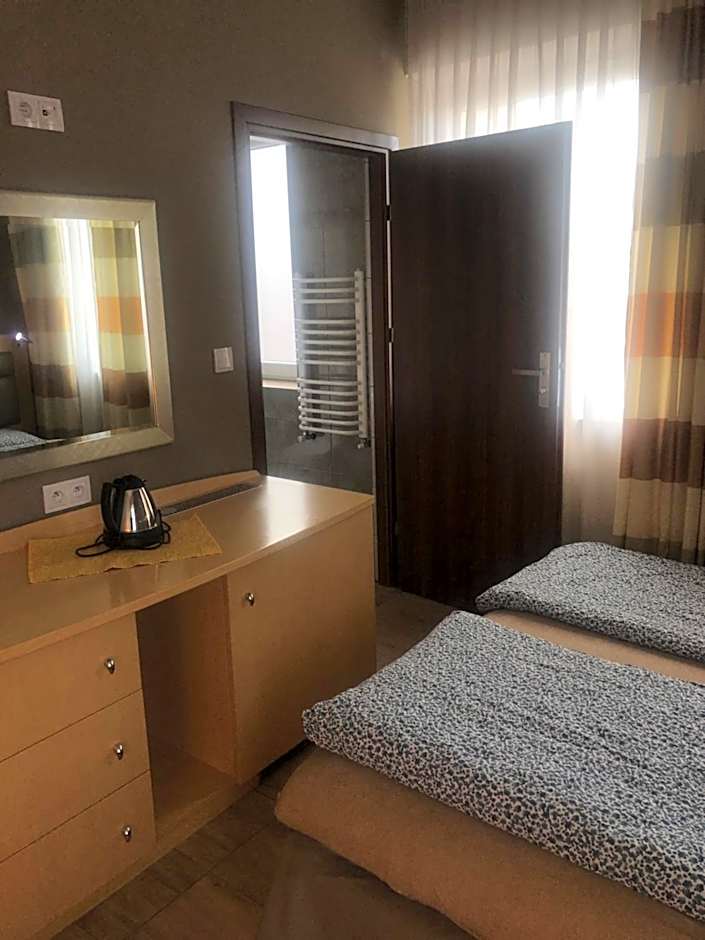 Aparthotel WADOWICE & Hostel GENERY