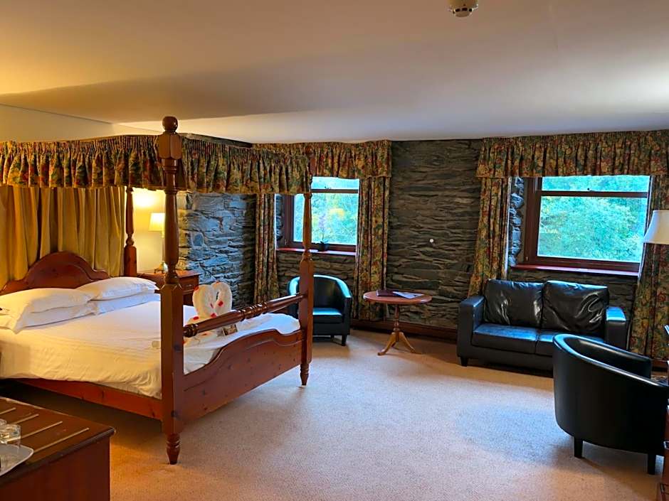 Whitewater Hotel & Spa