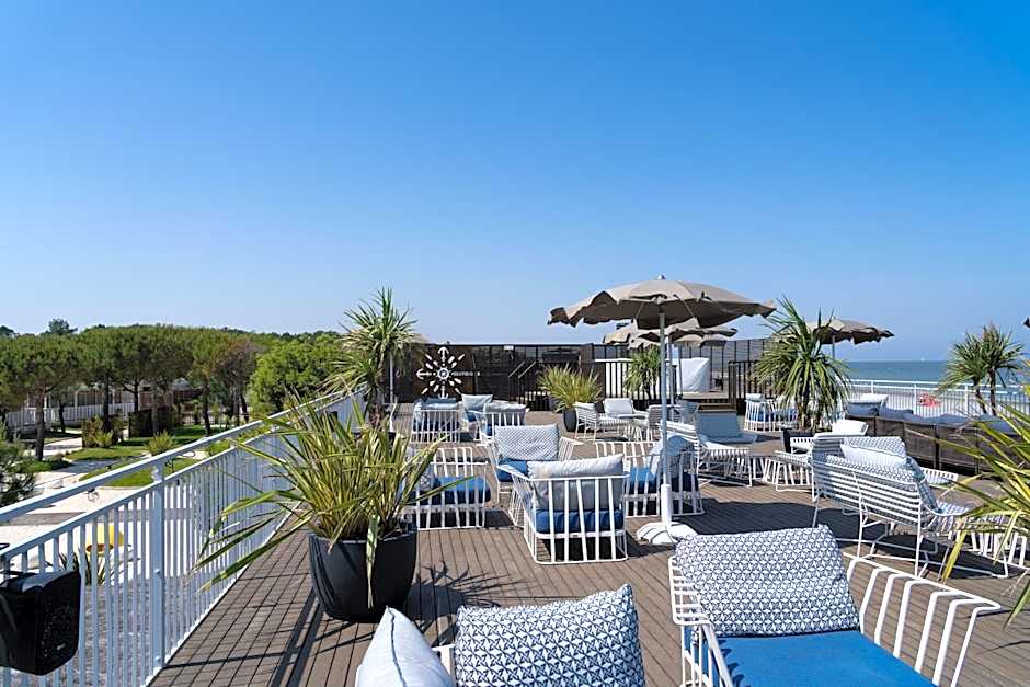 Pini Beach Village